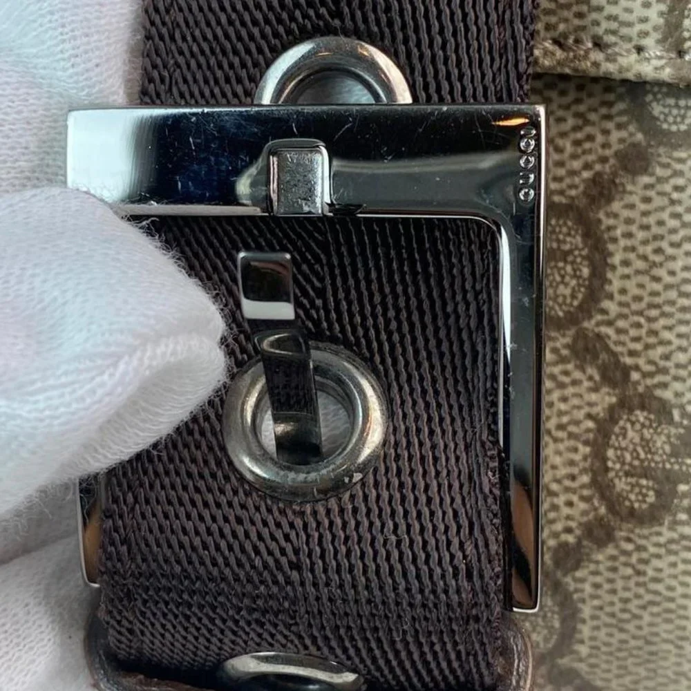 Gucci Monogram Signature Double Pocket 4GG910